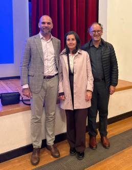 Steuerexperte des DZE S&uuml;dtirol Thomas Girotto, B&uuml;rgermeisterin von Kastelruth Cristina Pallanch und DZE-Direktor Ulrich Seitz